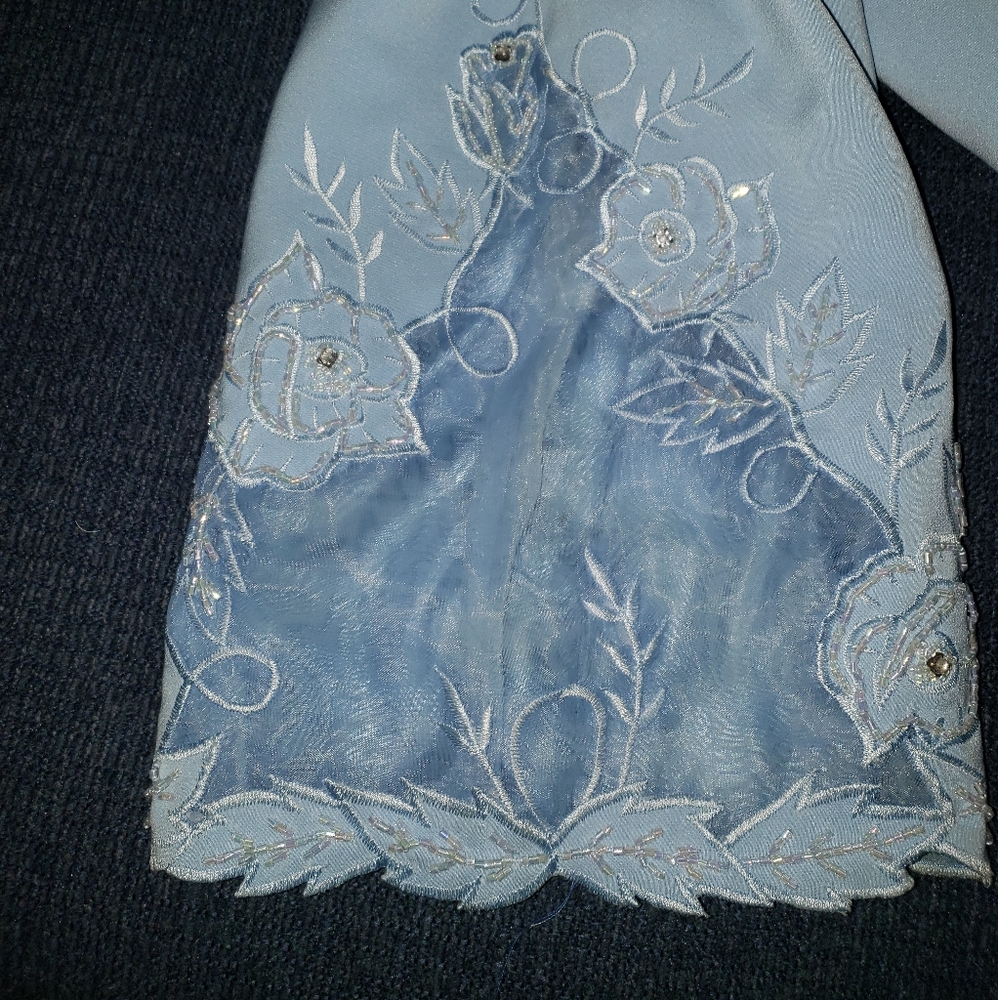 Dress - Picture 2 of 2